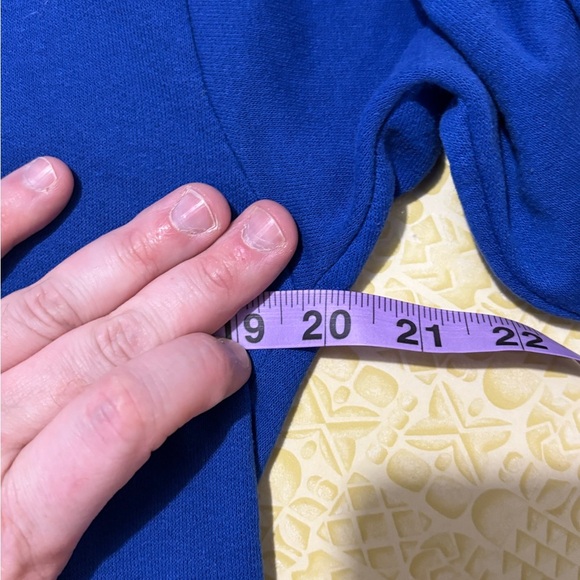 Vintage Quips Women’s Blue and Red Mock Neck Floral Sweater - Picture 7 of 9